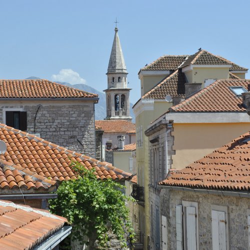 Rent in Montenegro — how to rent a house and take a car