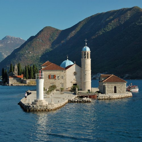  Черногория: Церковь Божьей Матери  – одна из самых интересных достопримечательностей Черногории.
