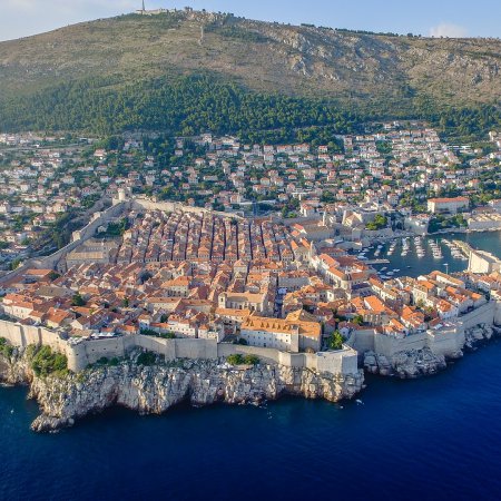 How to get from Dubrovnik to Montenegro?