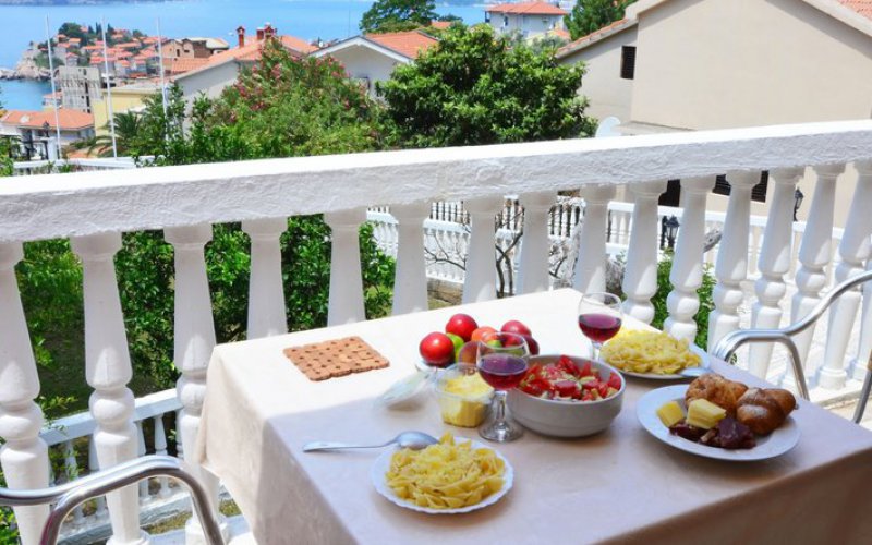 Hotels in Montenegro: for a family holiday, with friends or a loved one