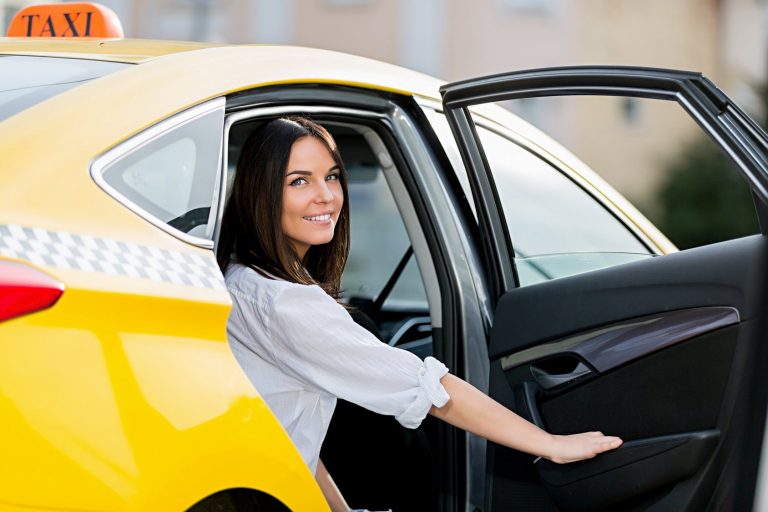 How to save money by taxi in Montenegro